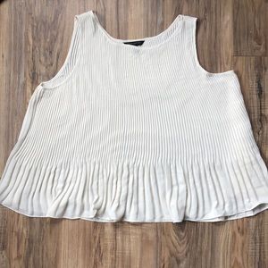 Banana Republic Cream Permanent Pleat Blouse M